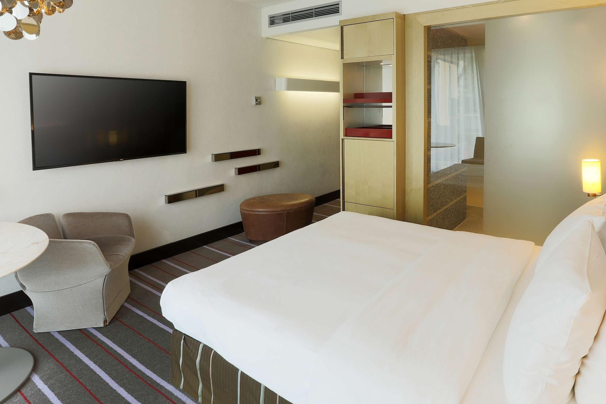Radisson Blu Media Harbour Hotel, Duesseldorf Ngoại thất bức ảnh