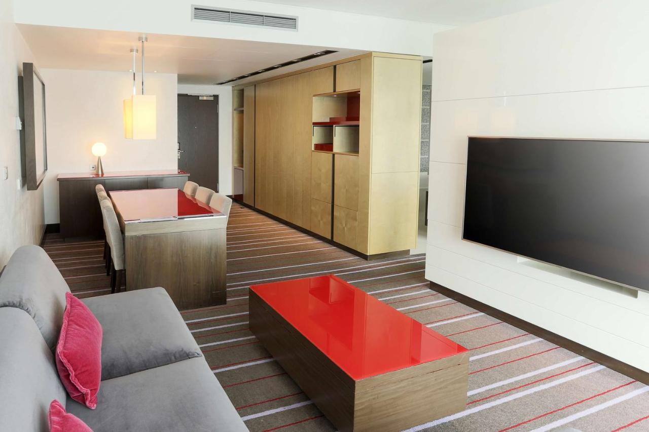 Radisson Blu Media Harbour Hotel, Duesseldorf Ngoại thất bức ảnh